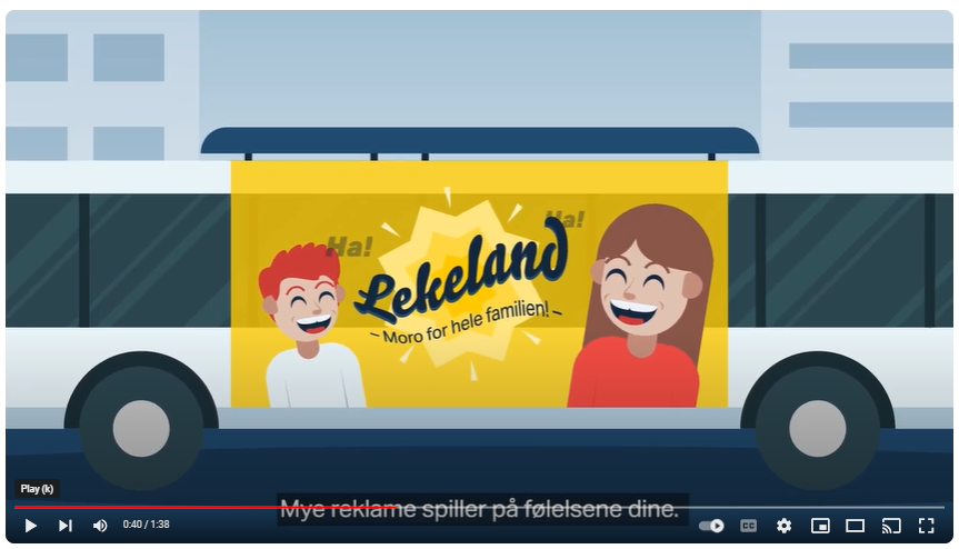 Illustrasjon av en buss med en reklameplakat. Plakaten viser to leende barn, og har teksten "Lekeland - moro for hele familien".